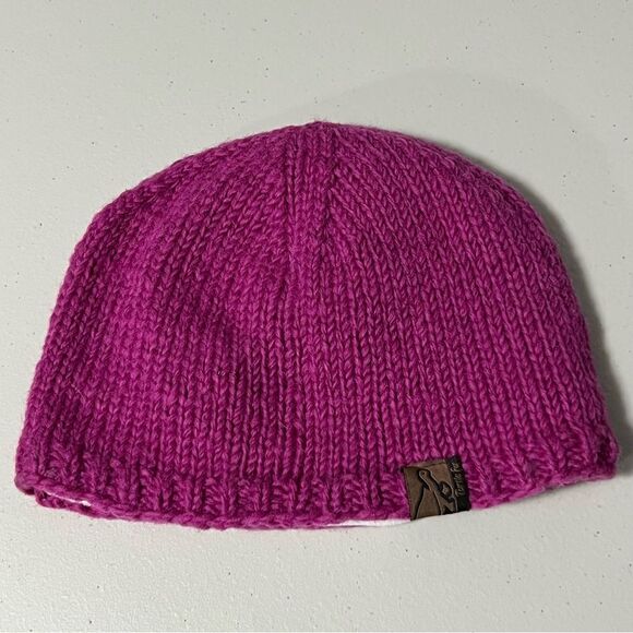 𝅺turtle Fur Wool Knitted Embroidered Floral and Bird Beanie - Picture 3 of 8